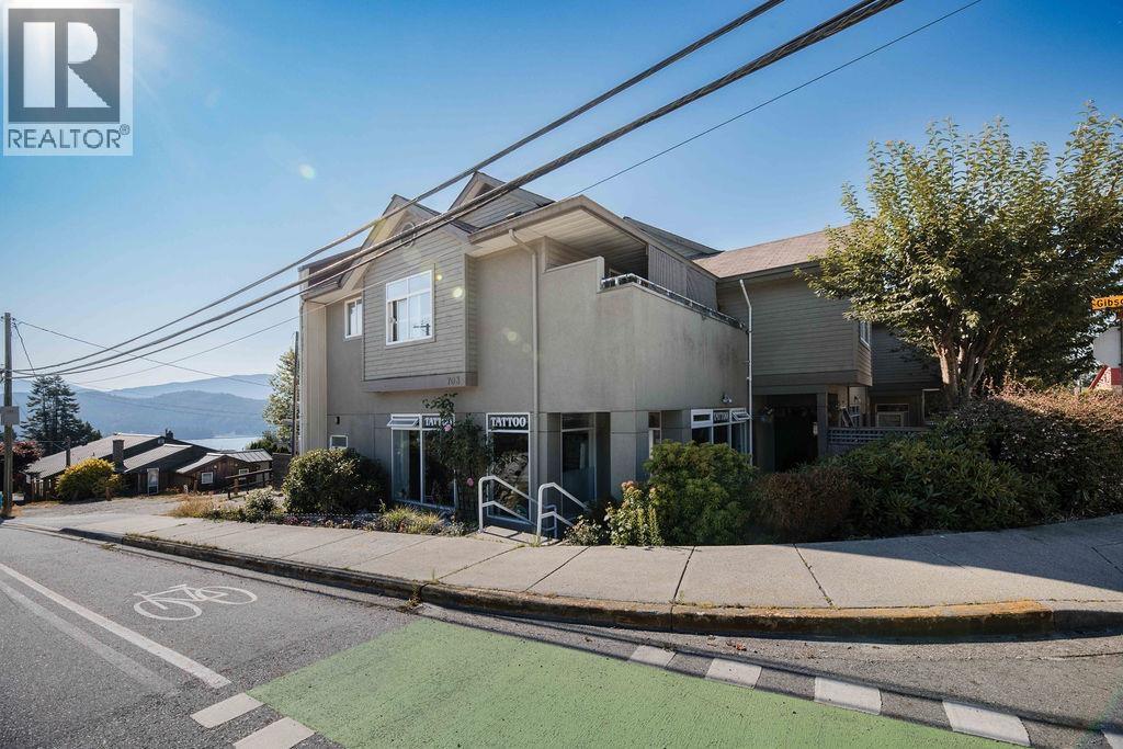 102 703 Gibsons Way, Gibsons, British Columbia  V0N 1V9 - Photo 1 - C8076169