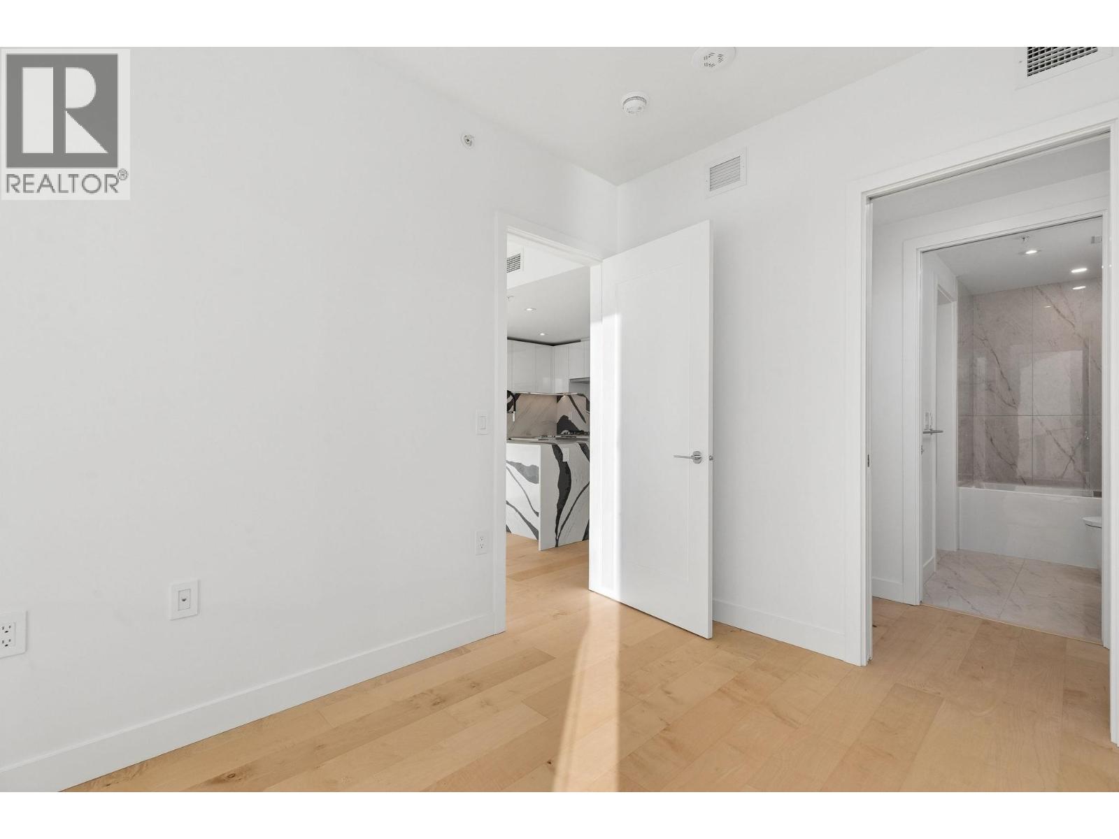 1004 135 E 13th Street, North Vancouver, British Columbia  V7L 0J8 - Photo 13 - R3067048