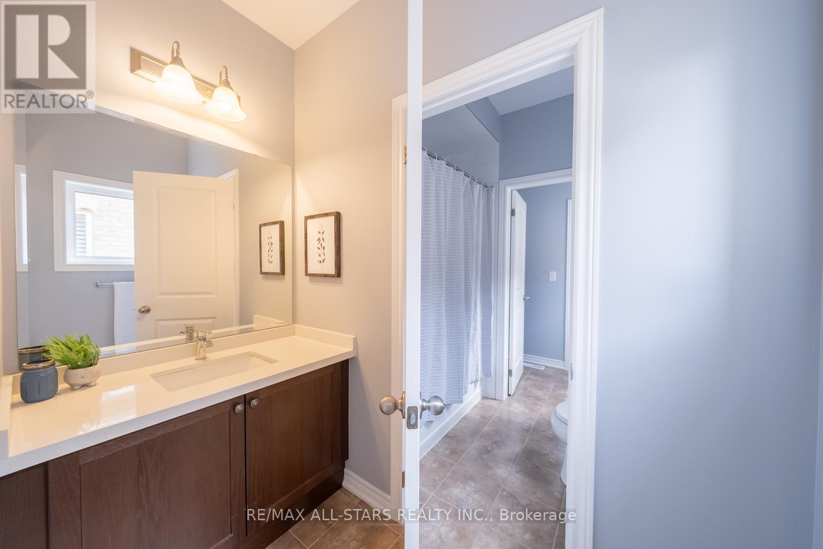 61 Manor Forest Road, East Gwillimbury, Ontario  L0G 1M0 - Photo 29 - N12785816