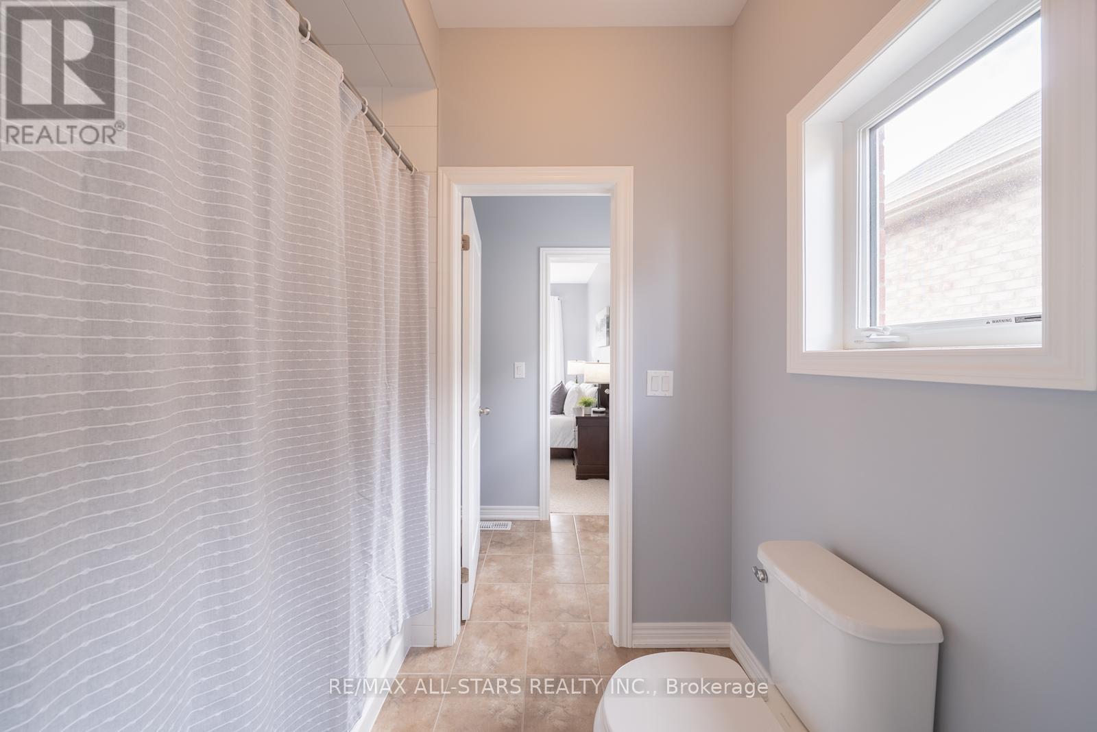 61 Manor Forest Road, East Gwillimbury, Ontario  L0G 1M0 - Photo 30 - N12785816