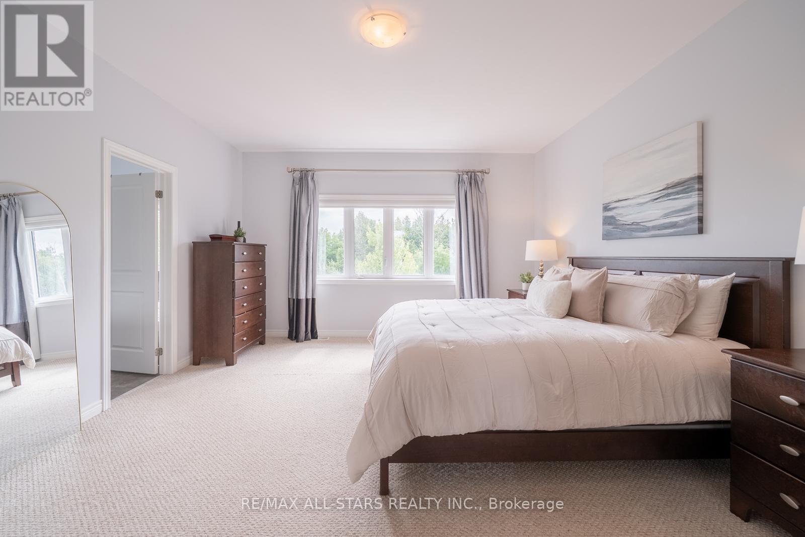 61 Manor Forest Road, East Gwillimbury, Ontario  L0G 1M0 - Photo 34 - N12785816