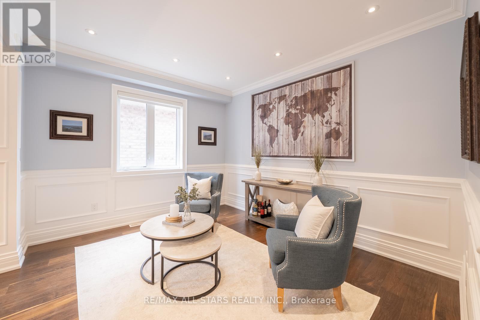 61 Manor Forest Road, East Gwillimbury, Ontario  L0G 1M0 - Photo 9 - N12785816