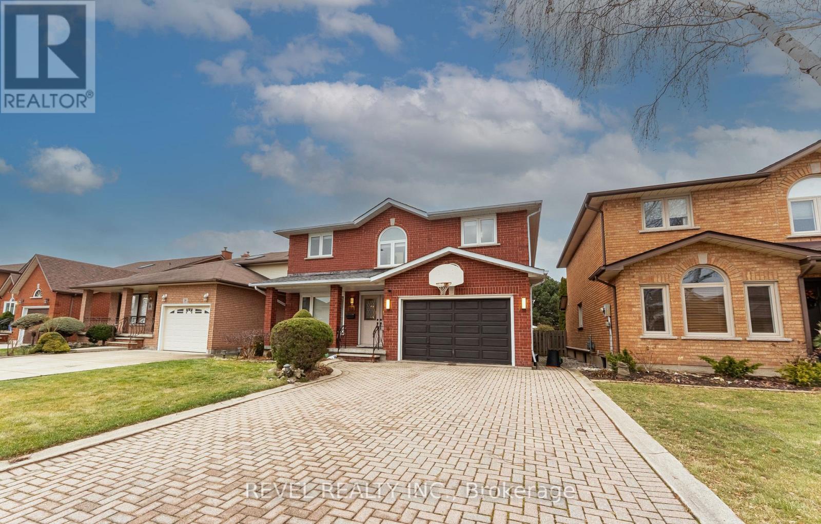 34 Haskins Court, Hamilton, Ontario  L8K 6R1 - Photo 2 - X12785826