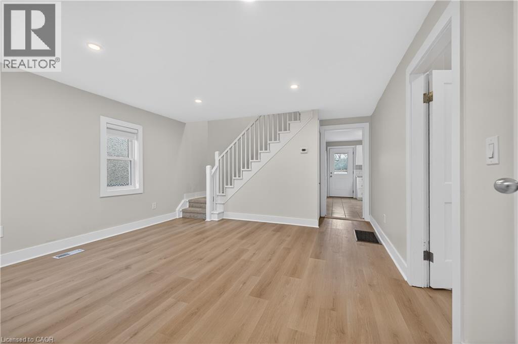 56 Division Street, St. Catharines, Ontario  L2R 3G5 - Photo 7 - 40798513