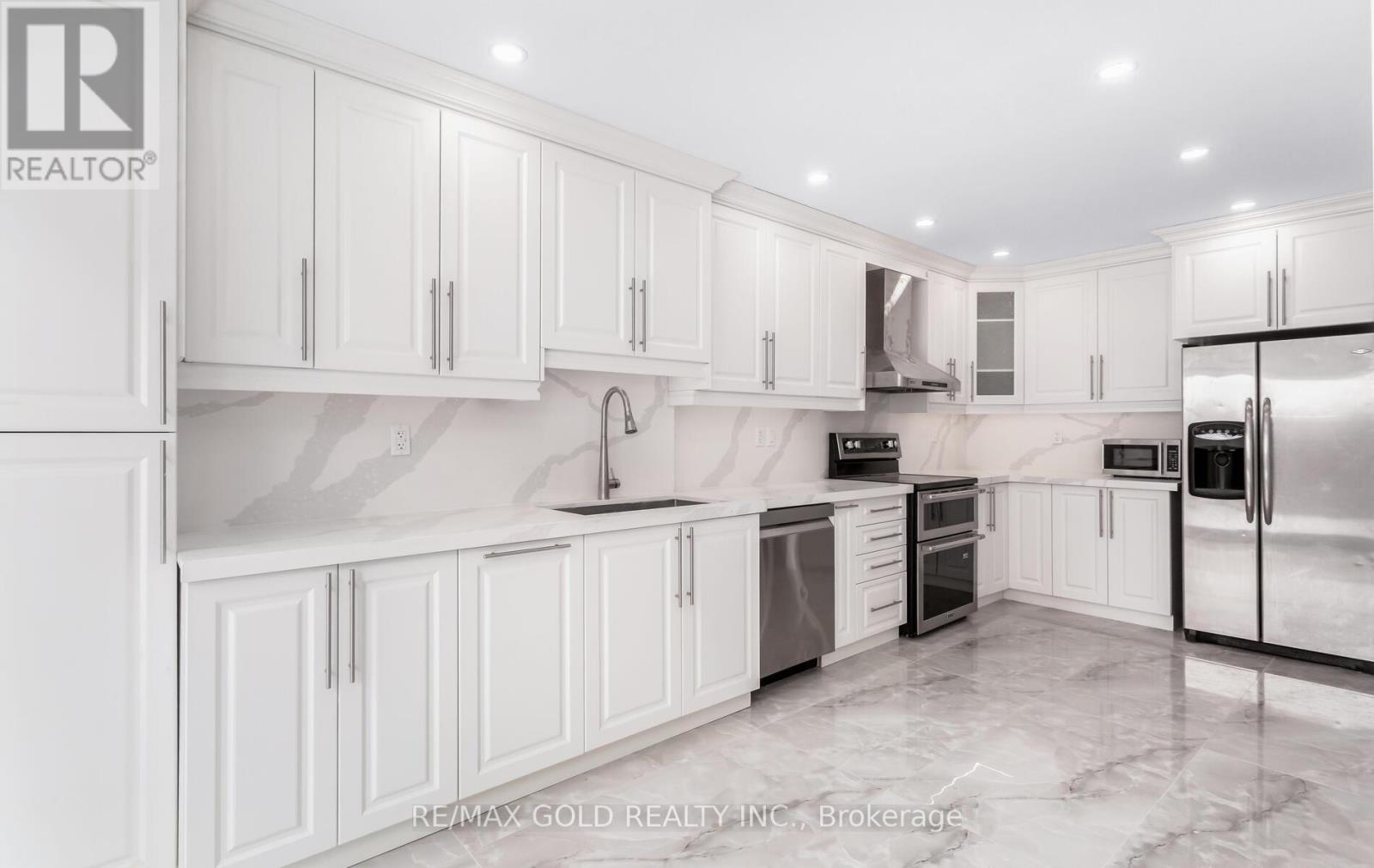 902 Delgado Drive, Mississauga, Ontario  L5V 2S4 - Photo 17 - W12784426