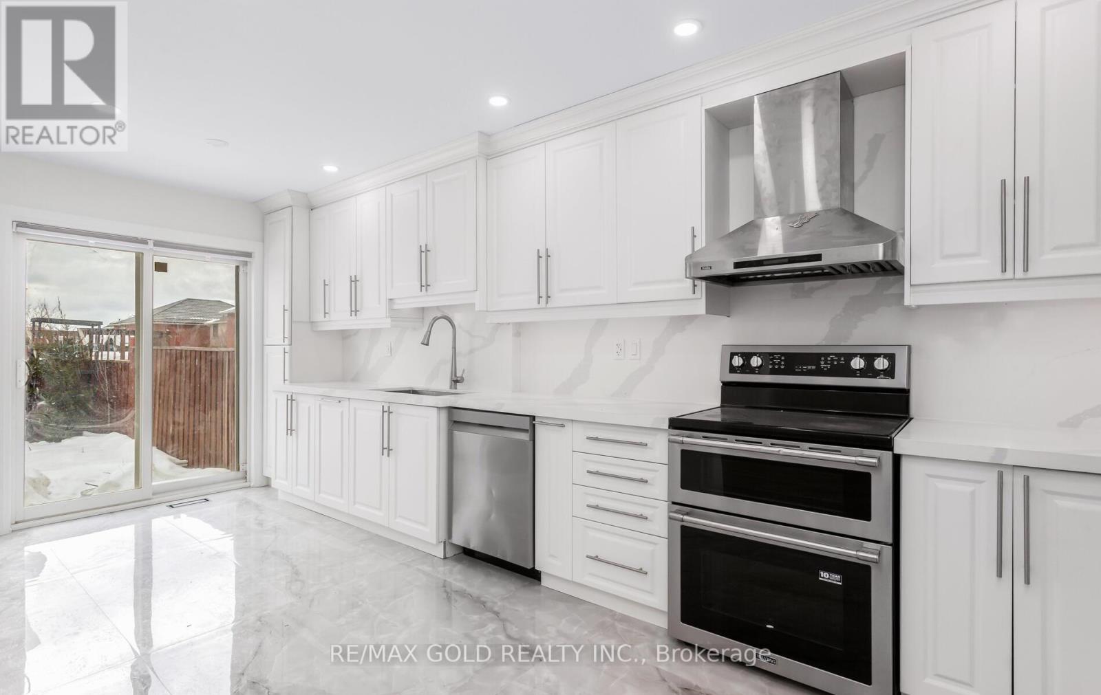 902 Delgado Drive, Mississauga, Ontario  L5V 2S4 - Photo 20 - W12784426