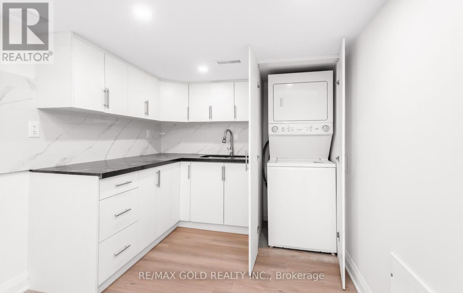 902 Delgado Drive, Mississauga, Ontario  L5V 2S4 - Photo 37 - W12784426