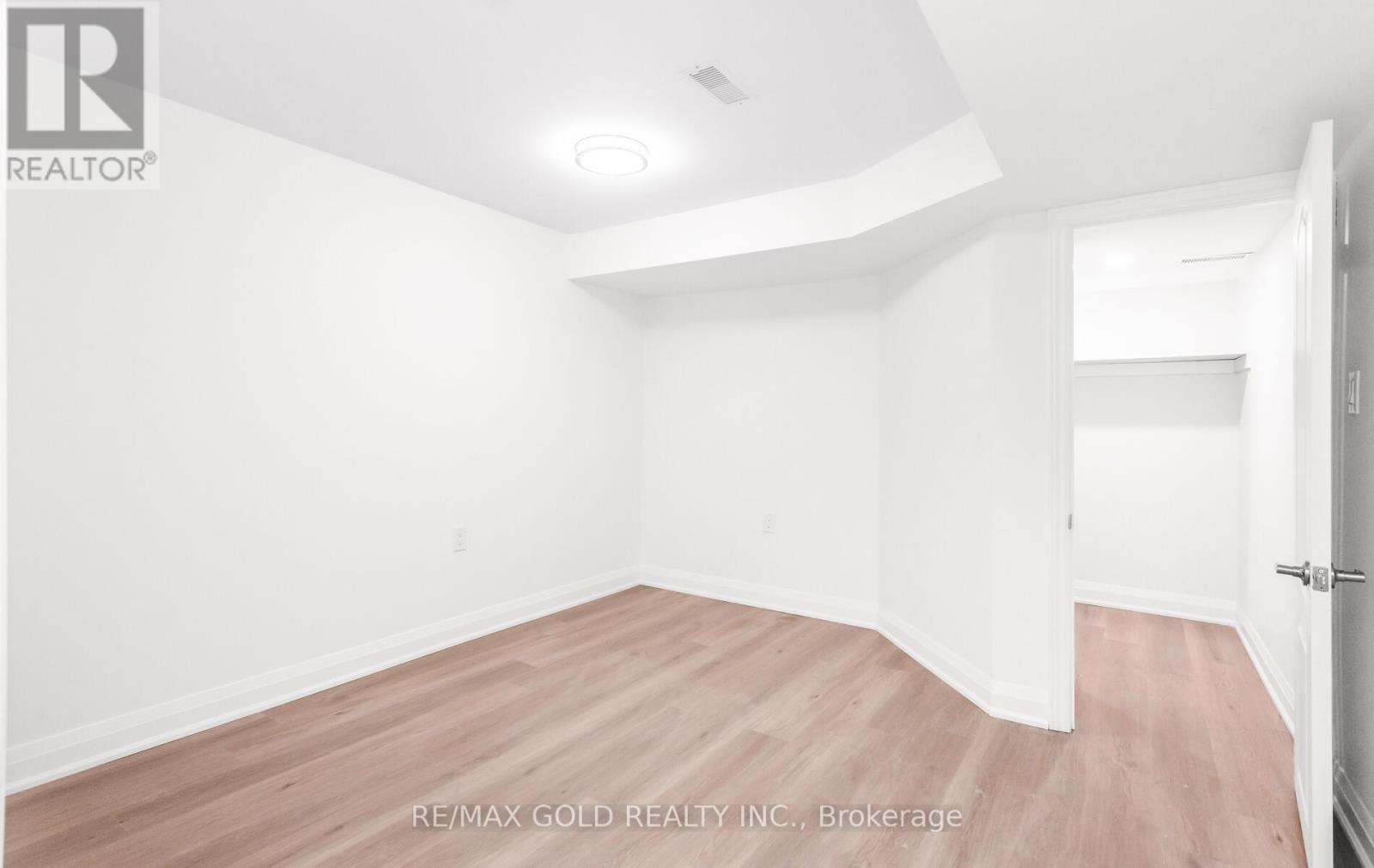 902 Delgado Drive, Mississauga, Ontario  L5V 2S4 - Photo 38 - W12784426