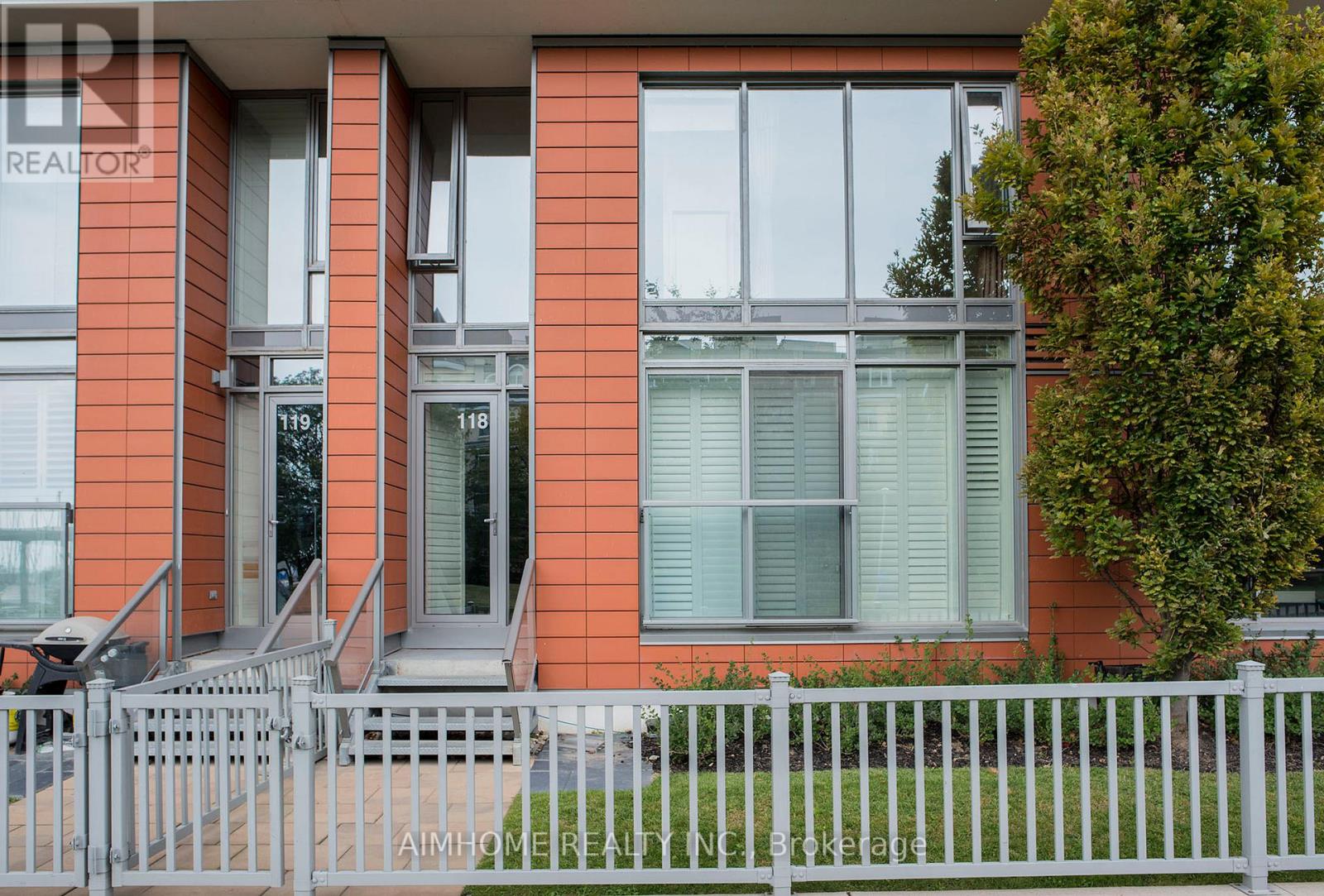 Th 118 - 90 Stadium Road, Toronto, Ontario  M5V 3W5 - Photo 4 - C12785838