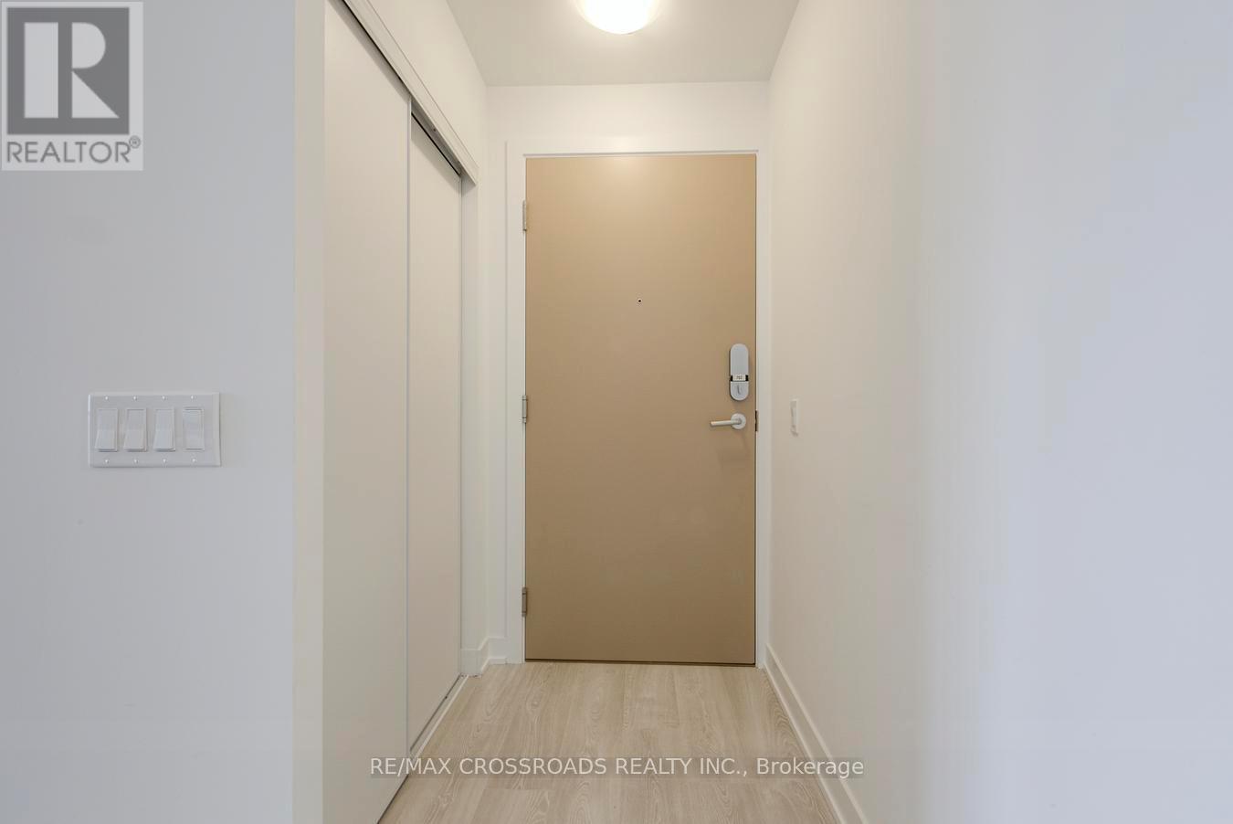 702 - 1 Quarrington Lane, Toronto, Ontario  M3C 0S4 - Photo 5 - C12785846