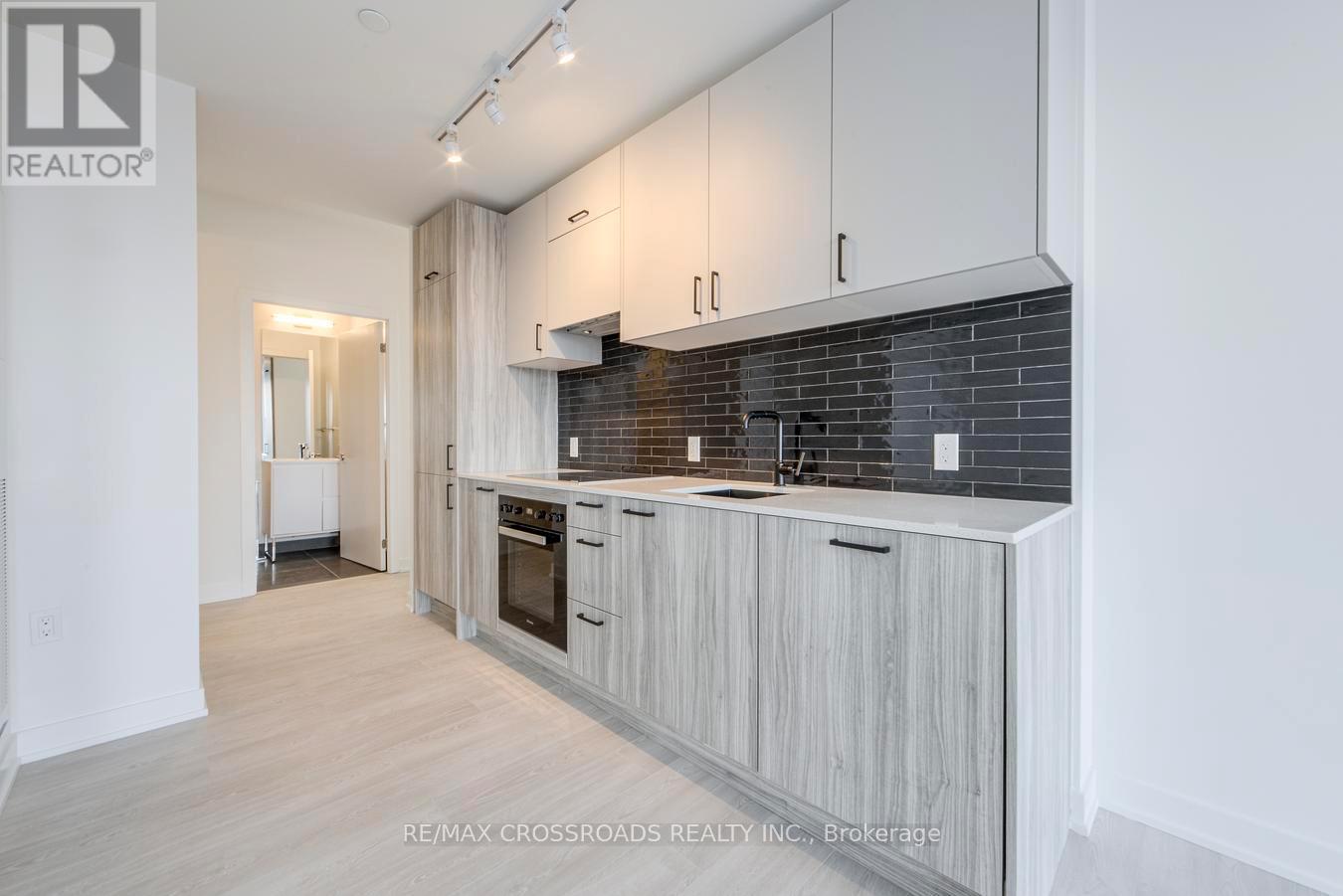 702 - 1 Quarrington Lane, Toronto, Ontario  M3C 0S4 - Photo 8 - C12785846