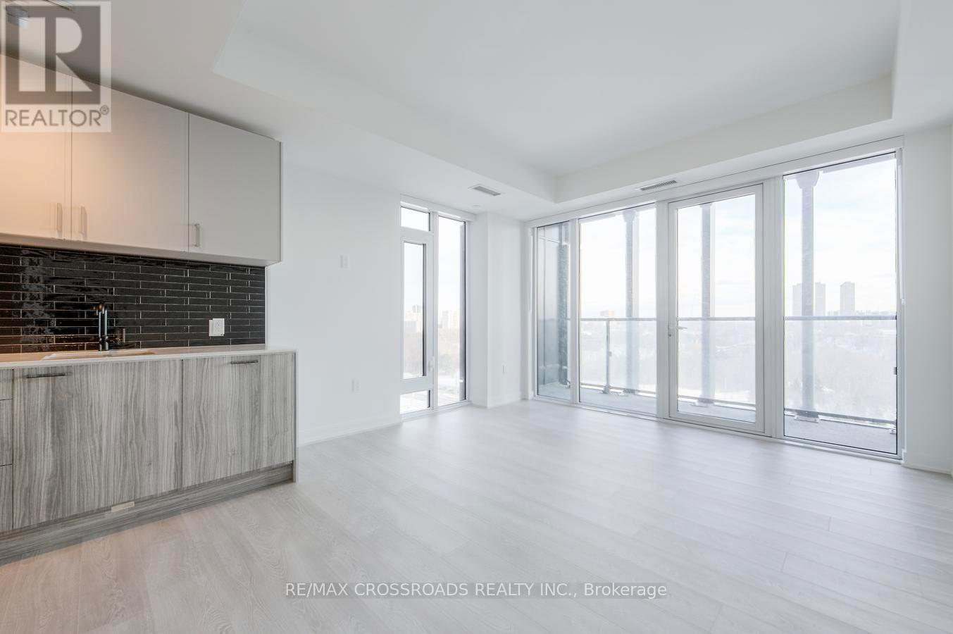 702 - 1 Quarrington Lane, Toronto, Ontario  M3C 0S4 - Photo 9 - C12785846