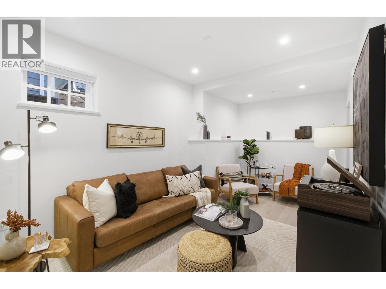 1081 Semlin Drive, Vancouver, British Columbia  V5L 2N6 - Photo 13 - R3089571