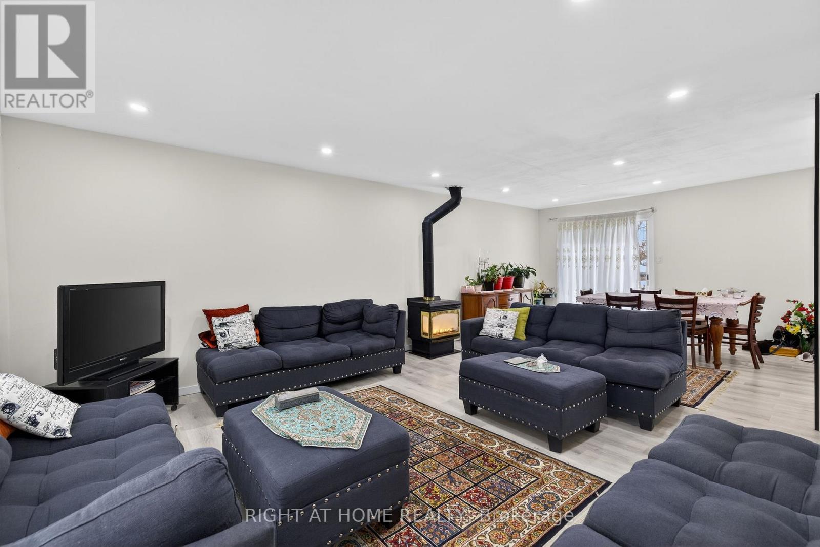 100 Metro Road S, Georgina, Ontario  L4P 1W2 - Photo 6 - N12785830