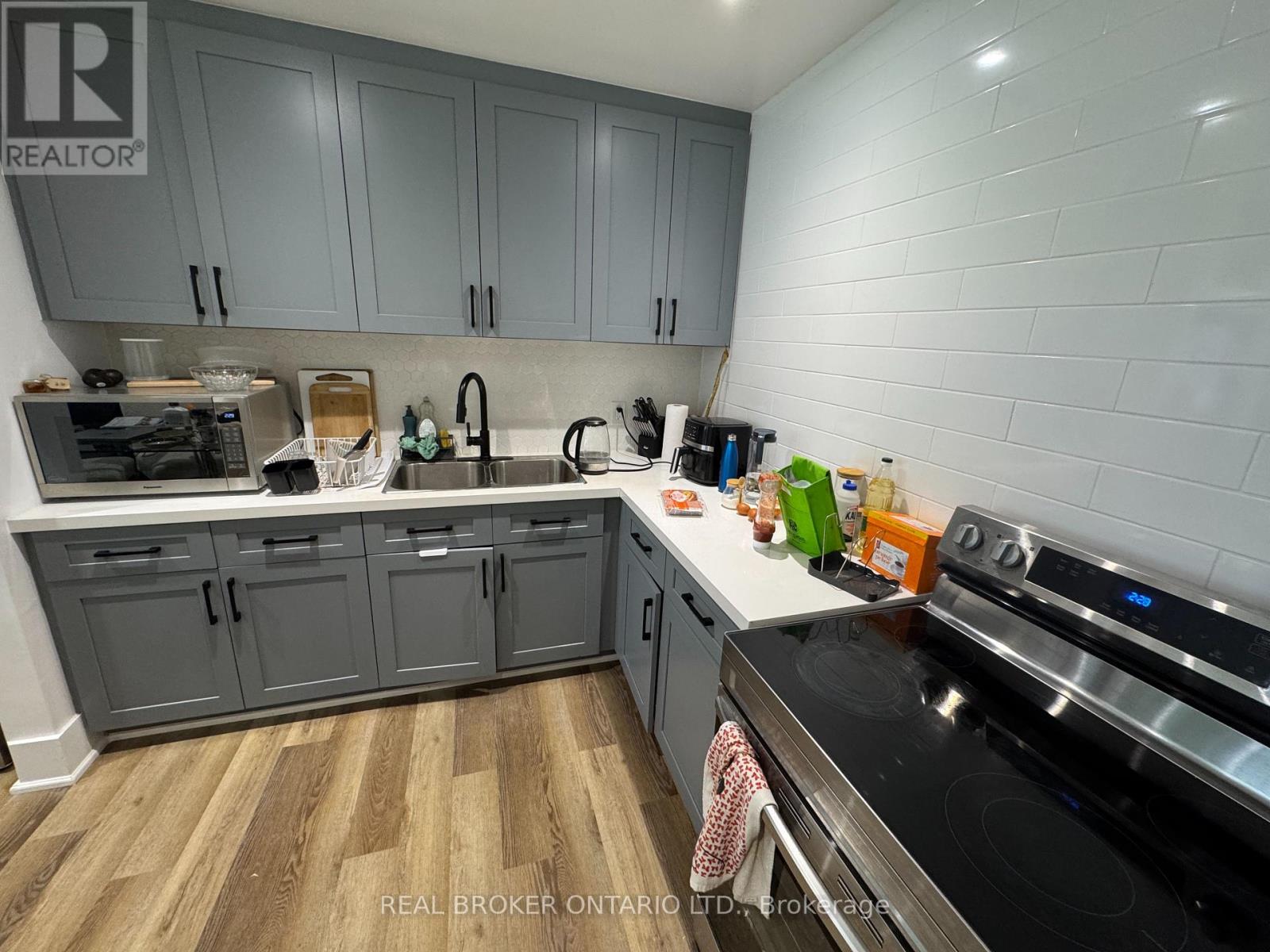 2b - 50 Benson Avenue, Richmond Hill, Ontario  L4C 4E6 - Photo 3 - N12785832