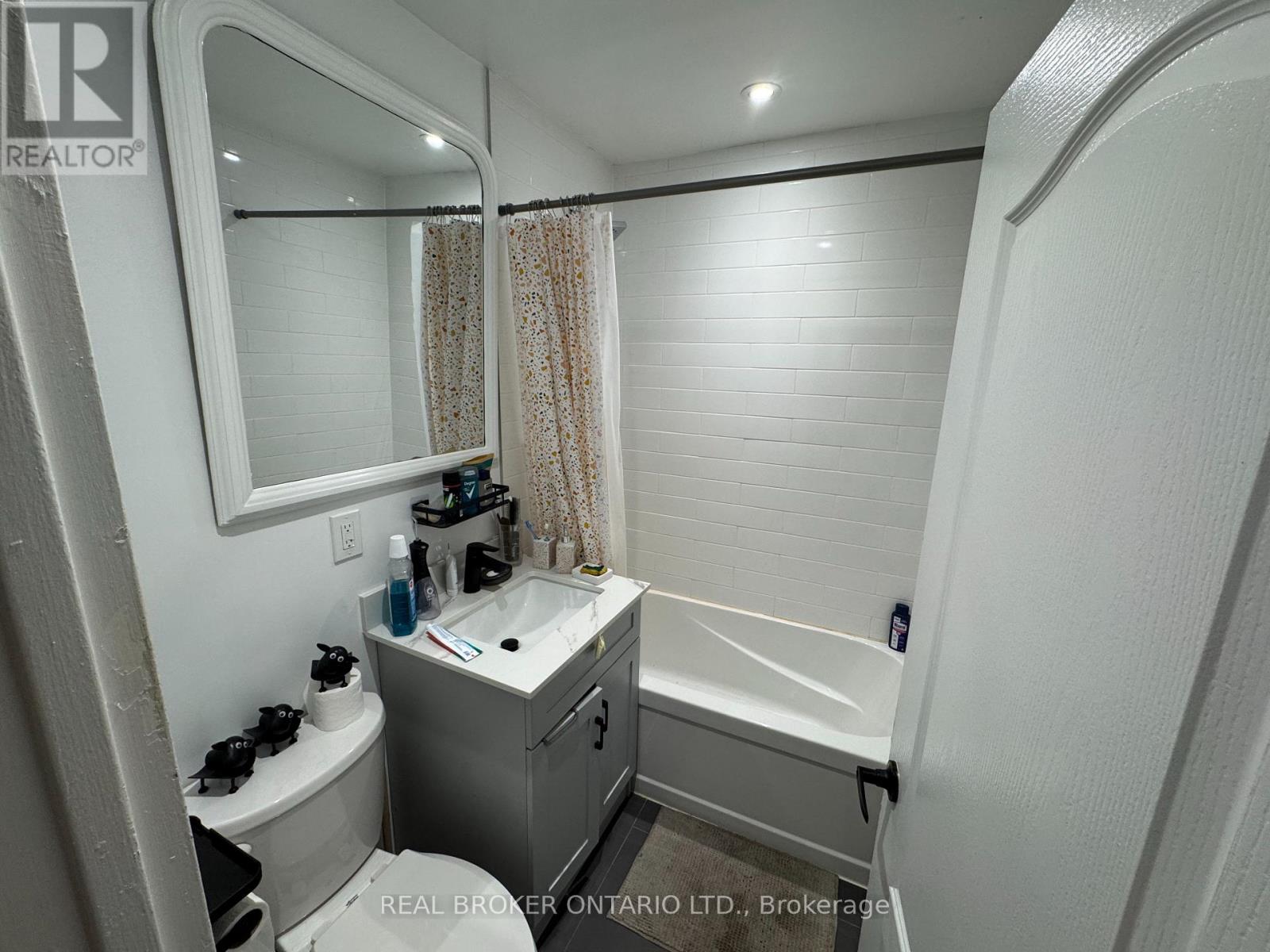 2b - 50 Benson Avenue, Richmond Hill, Ontario  L4C 4E6 - Photo 5 - N12785832