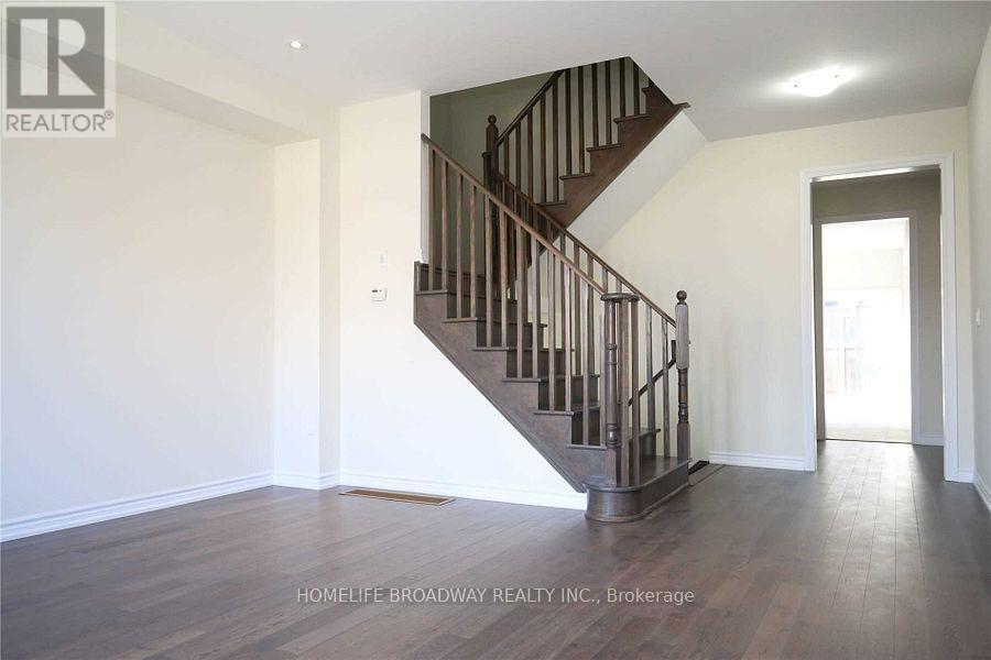 44 Mannar Drive, Markham, Ontario  L6C 0Z3 - Photo 3 - N12785840