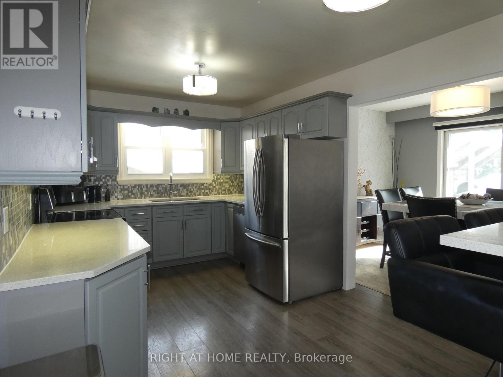 27 Shore Acres Boulevard, North Bay, Ontario  P1A 1B7 - Photo 5 - X12780784