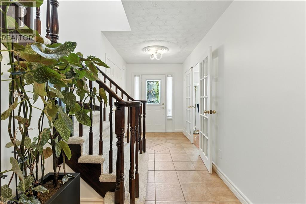 10 Shadowdale Drive, Stoney Creek, Ontario  L8E 5E7 - Photo 6 - 40770513