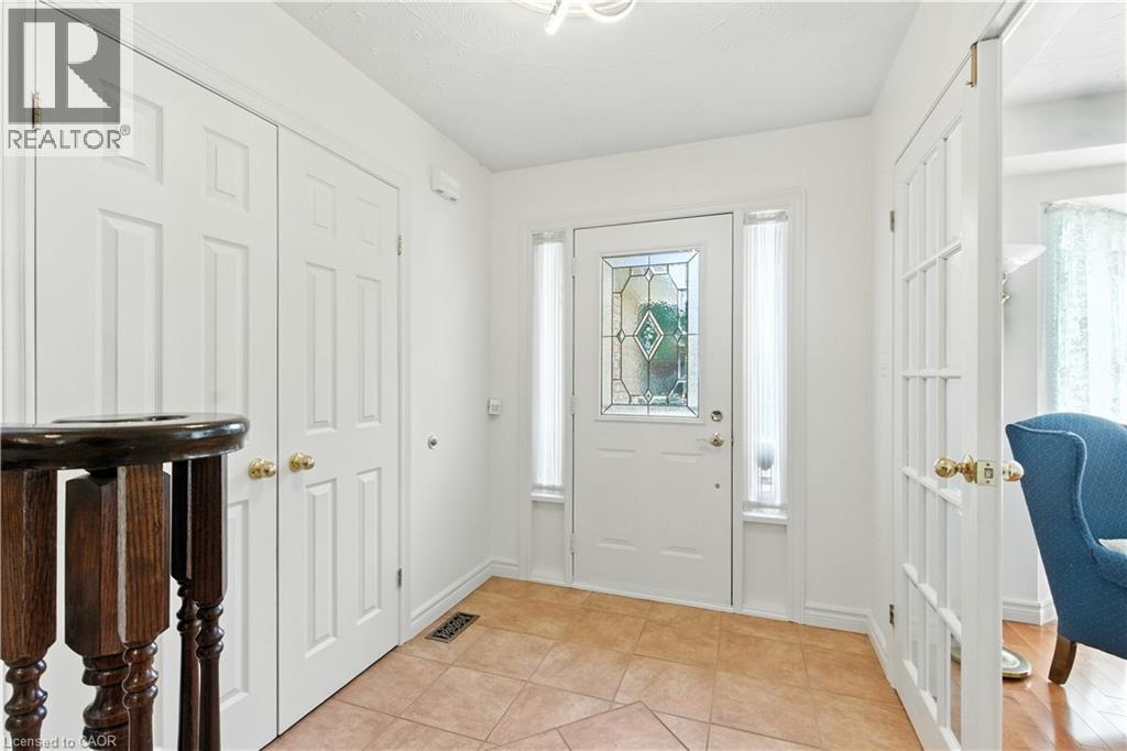 10 Shadowdale Drive, Stoney Creek, Ontario  L8E 5E7 - Photo 4 - 40770513