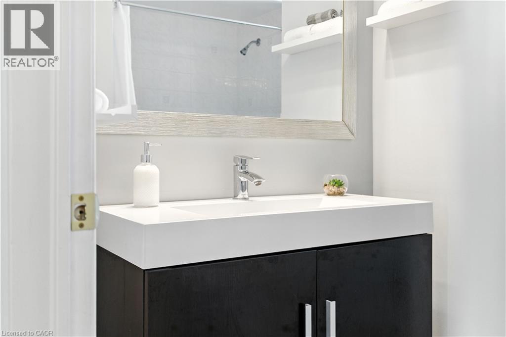 10 Shadowdale Drive, Stoney Creek, Ontario  L8E 5E7 - Photo 32 - 40770513