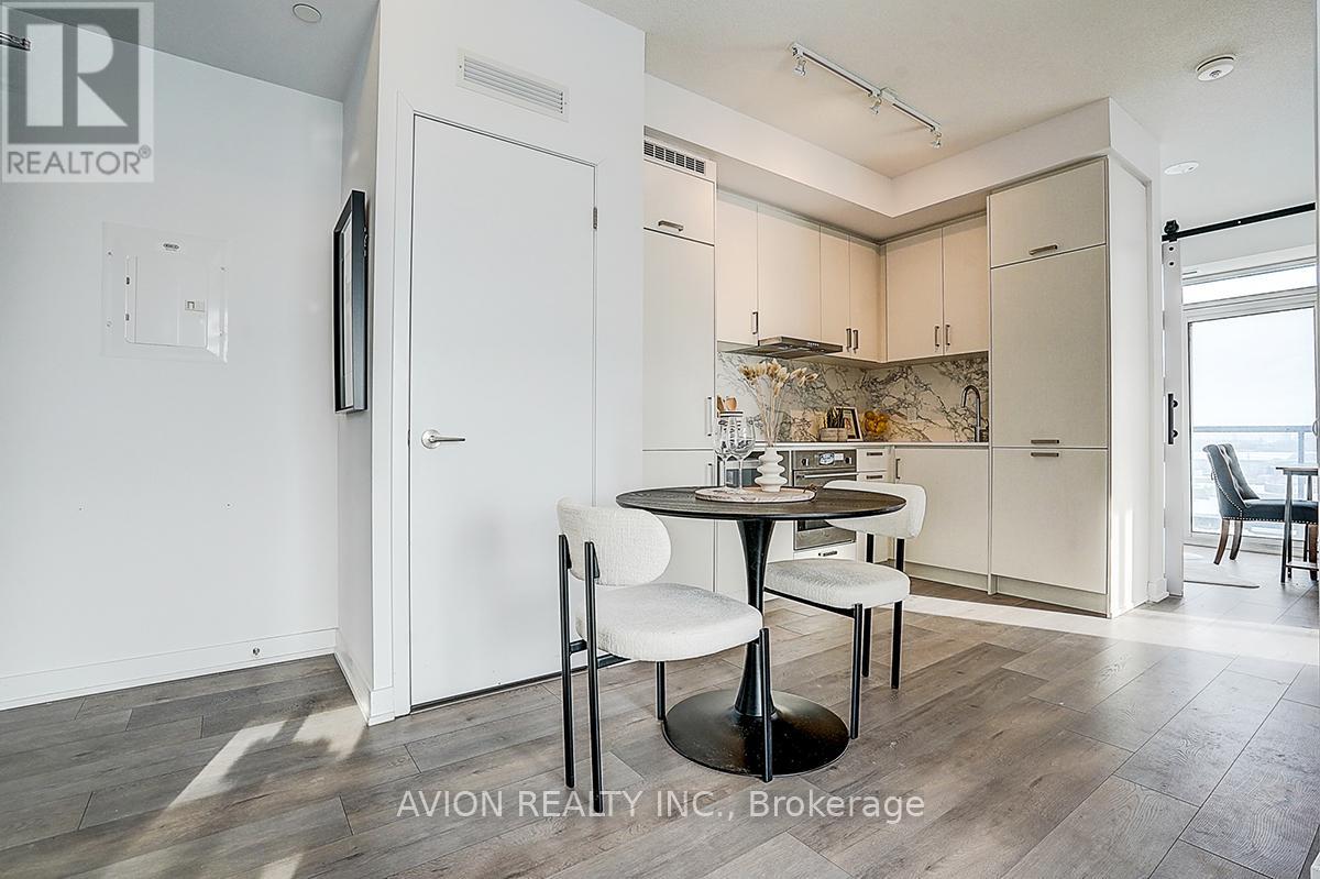 619 - 60 Honeycrisp Crescent, Vaughan, Ontario  L4K 0N5 - Photo 7 - N12785858