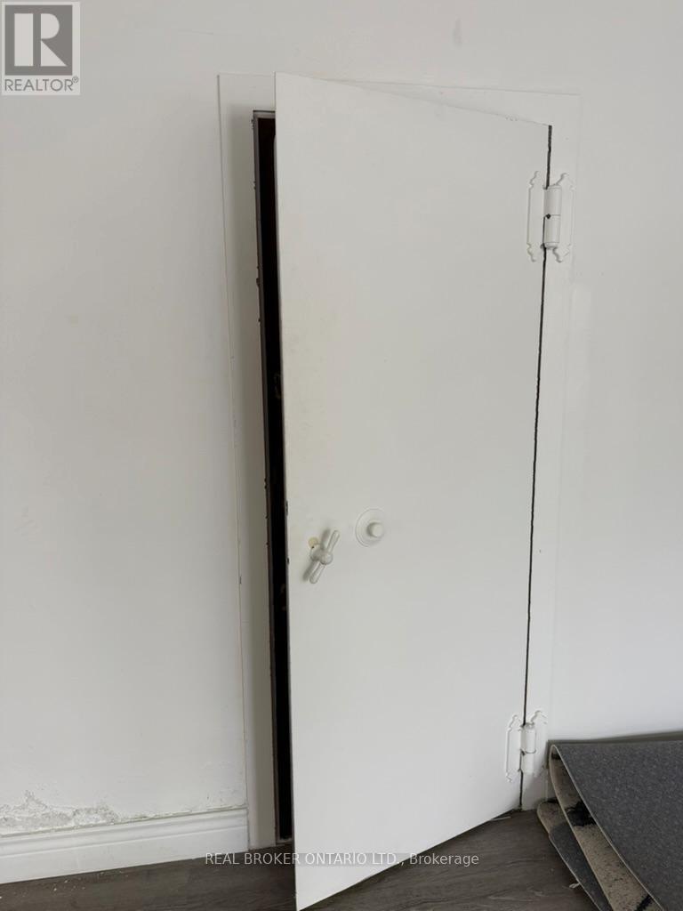 100 - 231 Bay Street N, Hamilton, Ontario  L8R 2R1 - Photo 11 - X12781930