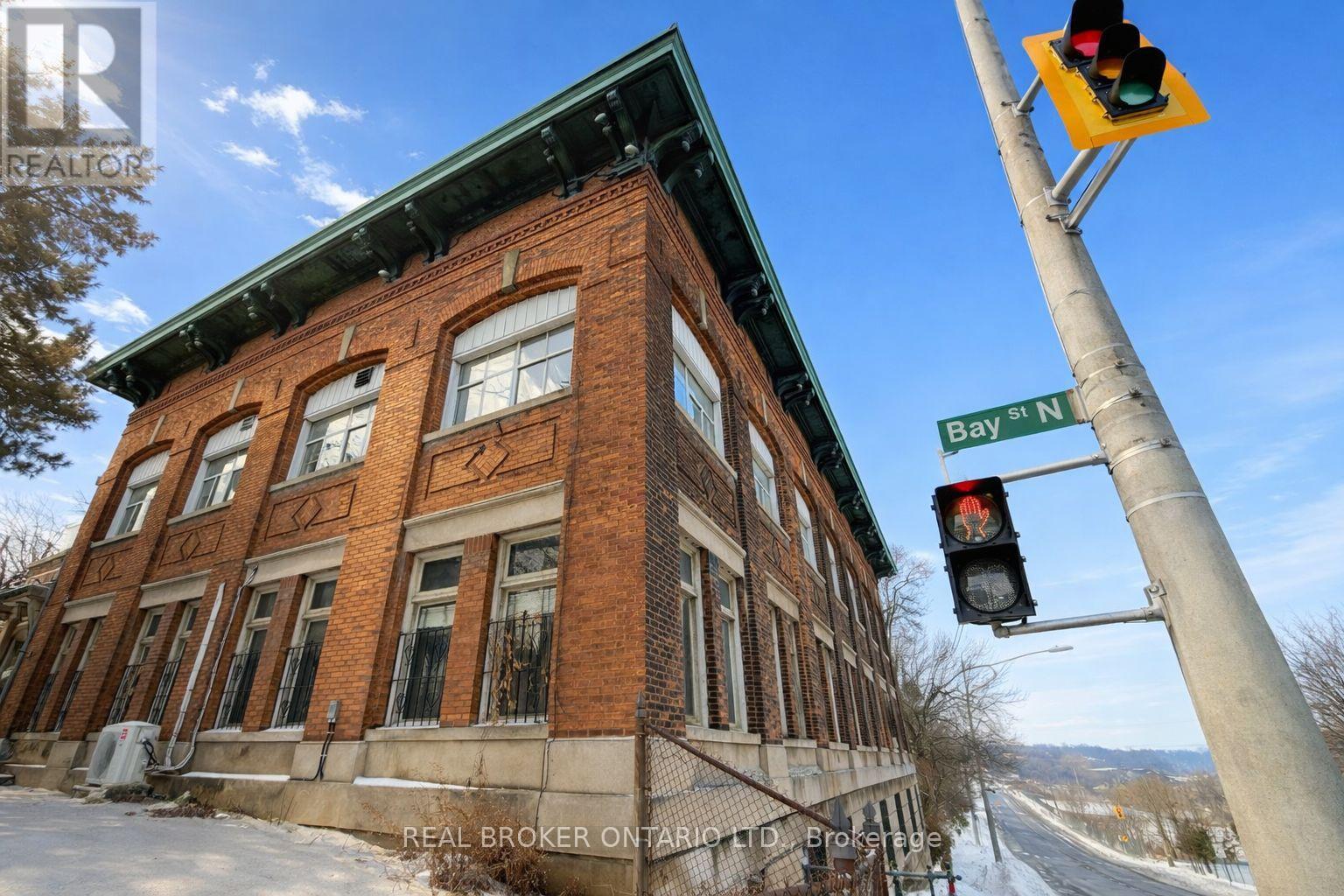 100 - 231 BAY STREET N, Hamilton, Ontario