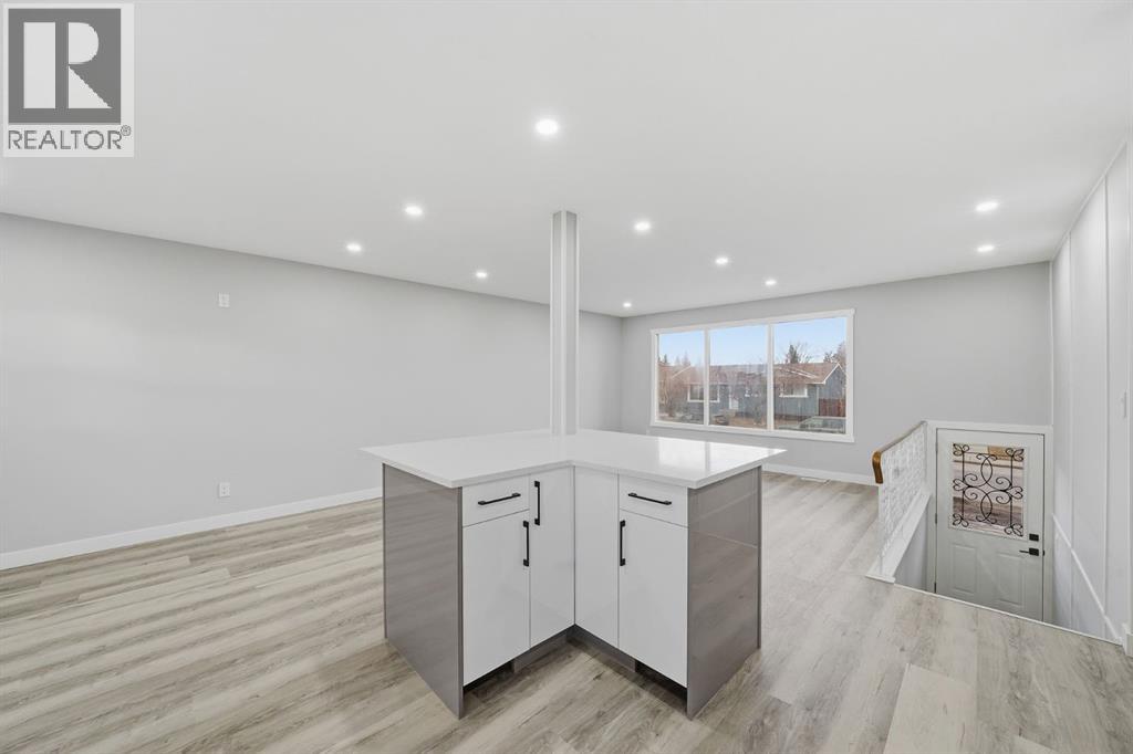 2309 50 Street Ne, Calgary, Alberta  T1Y 1B6 - Photo 11 - A2284826