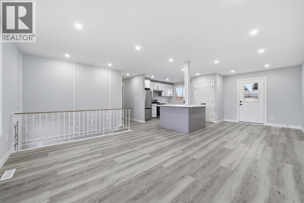 2309 50 Street Ne, Calgary, Alberta  T1Y 1B6 - Photo 5 - A2284826