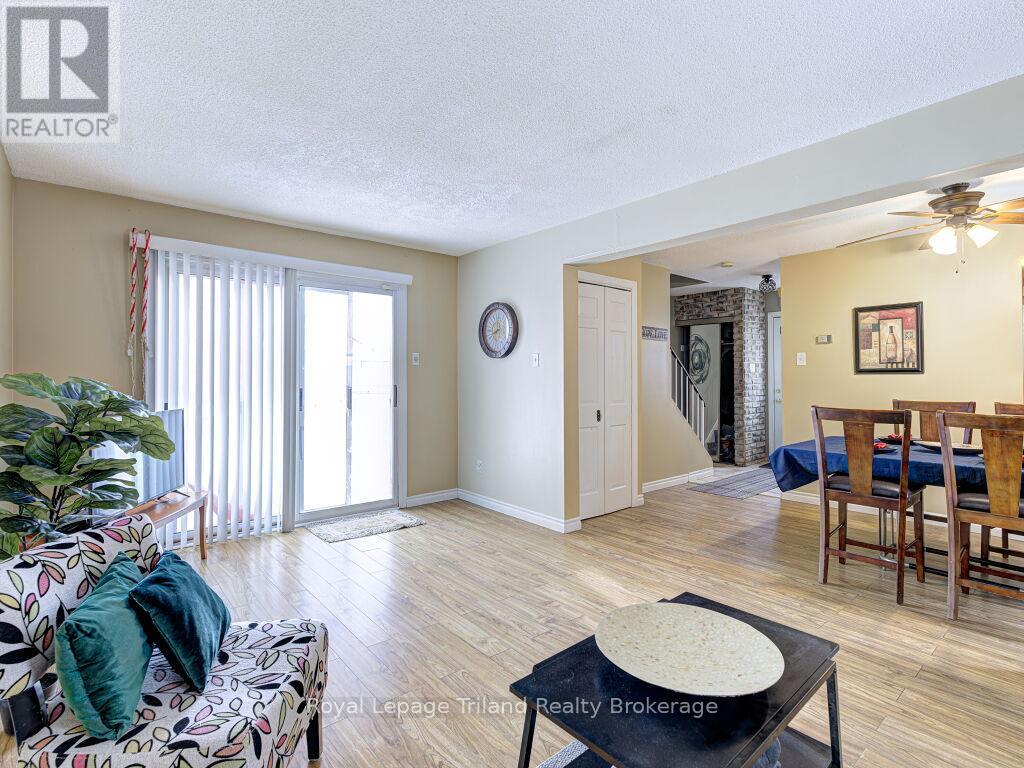 8 Hazelglen Court S, Brampton, Ontario  L6S 1N7 - Photo 12 - W12785888