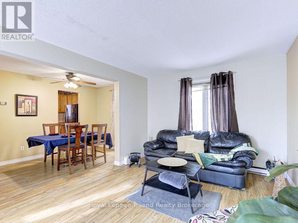 8 Hazelglen Court S, Brampton, Ontario  L6S 1N7 - Photo 17 - W12785888