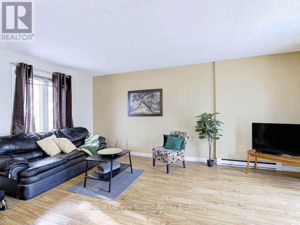 8 Hazelglen Court S, Brampton, Ontario  L6S 1N7 - Photo 18 - W12785888