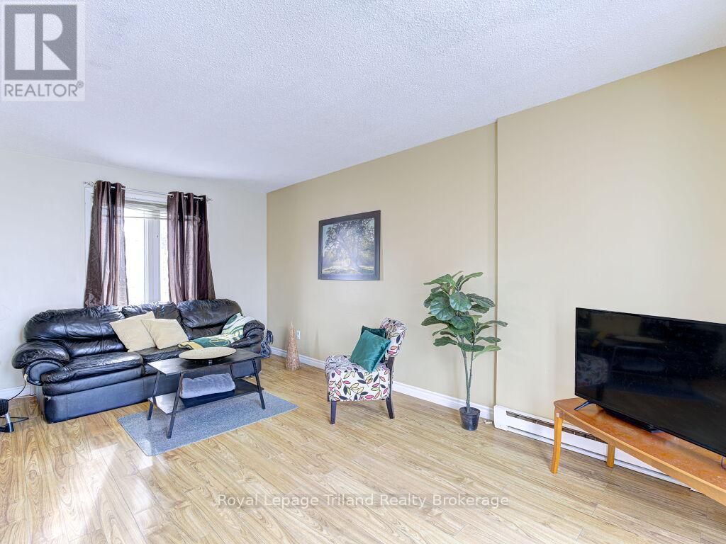 8 Hazelglen Court S, Brampton, Ontario  L6S 1N7 - Photo 19 - W12785888