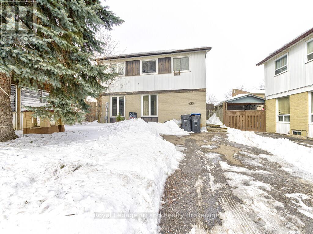 8 Hazelglen Court S, Brampton, Ontario  L6S 1N7 - Photo 2 - W12785888