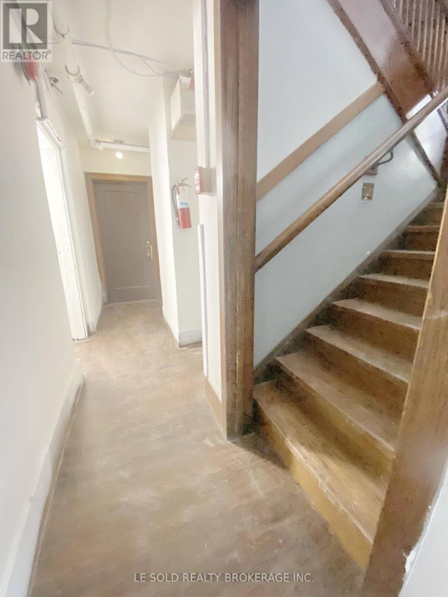 202 - 125 Earl Place, Toronto, Ontario  M4Y 1M4 - Photo 13 - C12785920