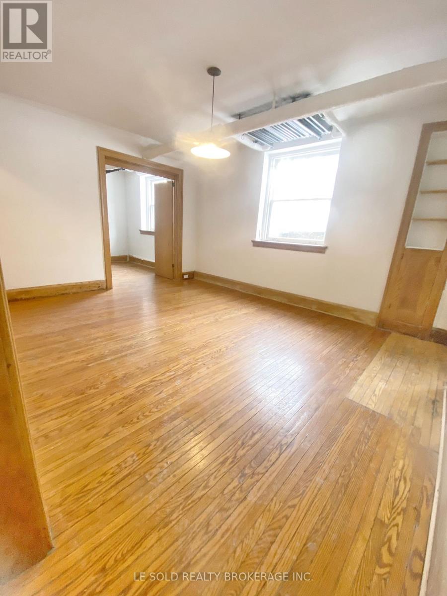 202 - 125 Earl Place, Toronto, Ontario  M4Y 1M4 - Photo 4 - C12785920