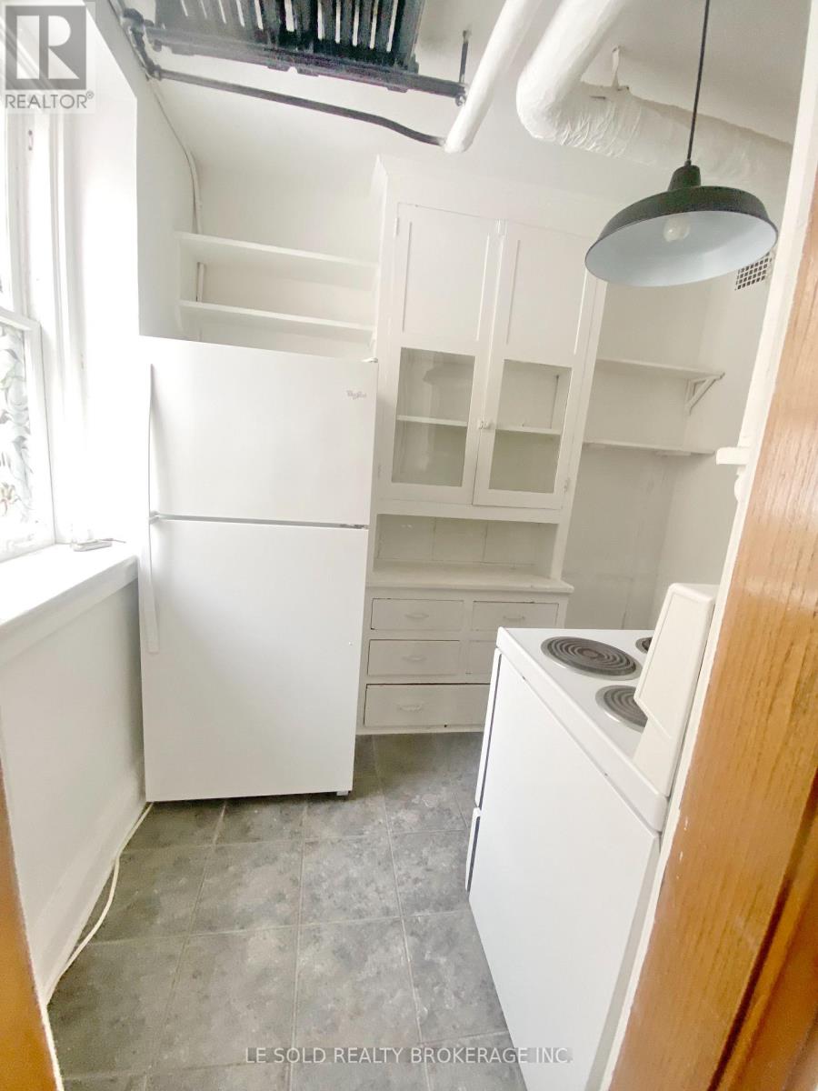 202 - 125 Earl Place, Toronto, Ontario  M4Y 1M4 - Photo 8 - C12785920