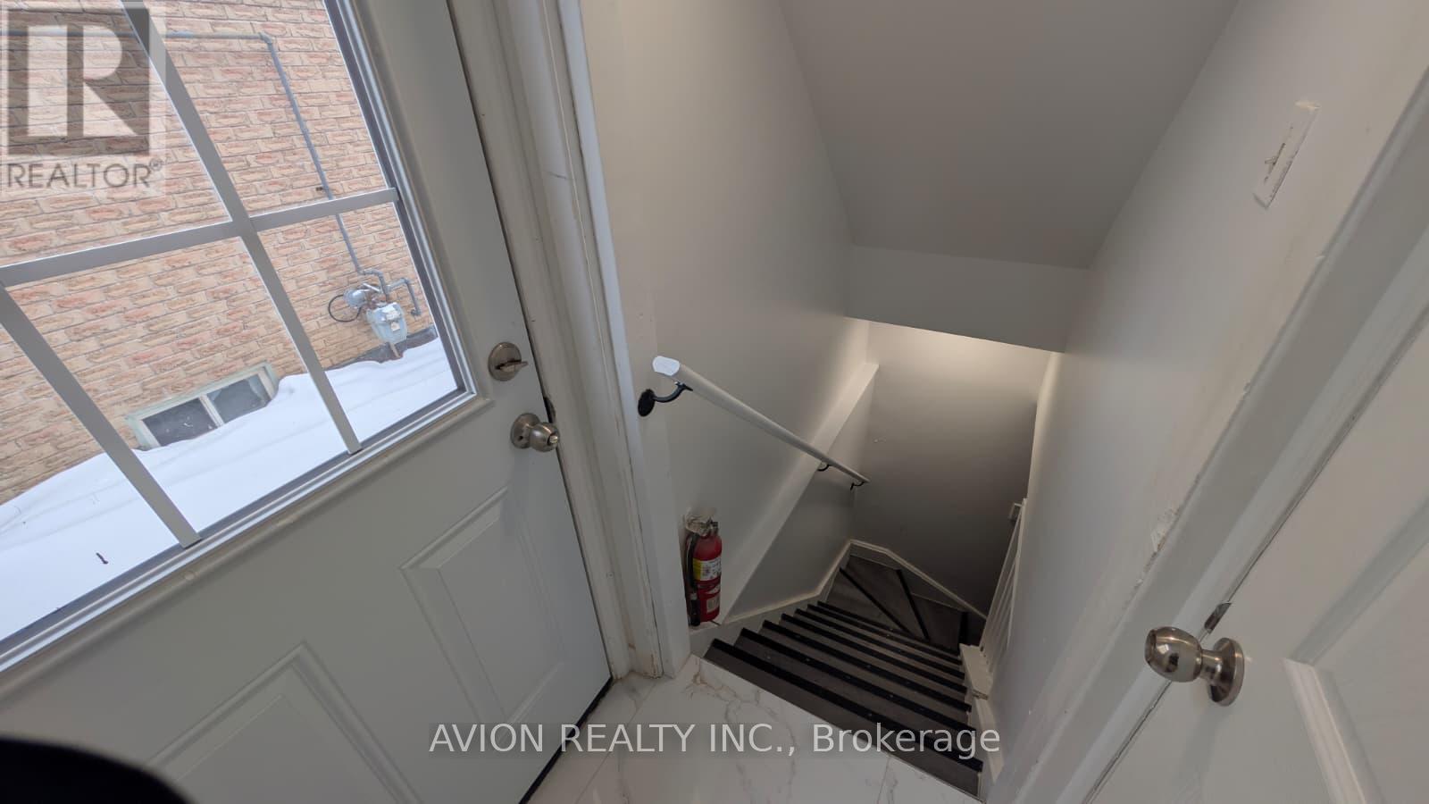 1927 Parkside Drive, Pickering, Ontario  L1V 3N6 - Photo 2 - E12785918