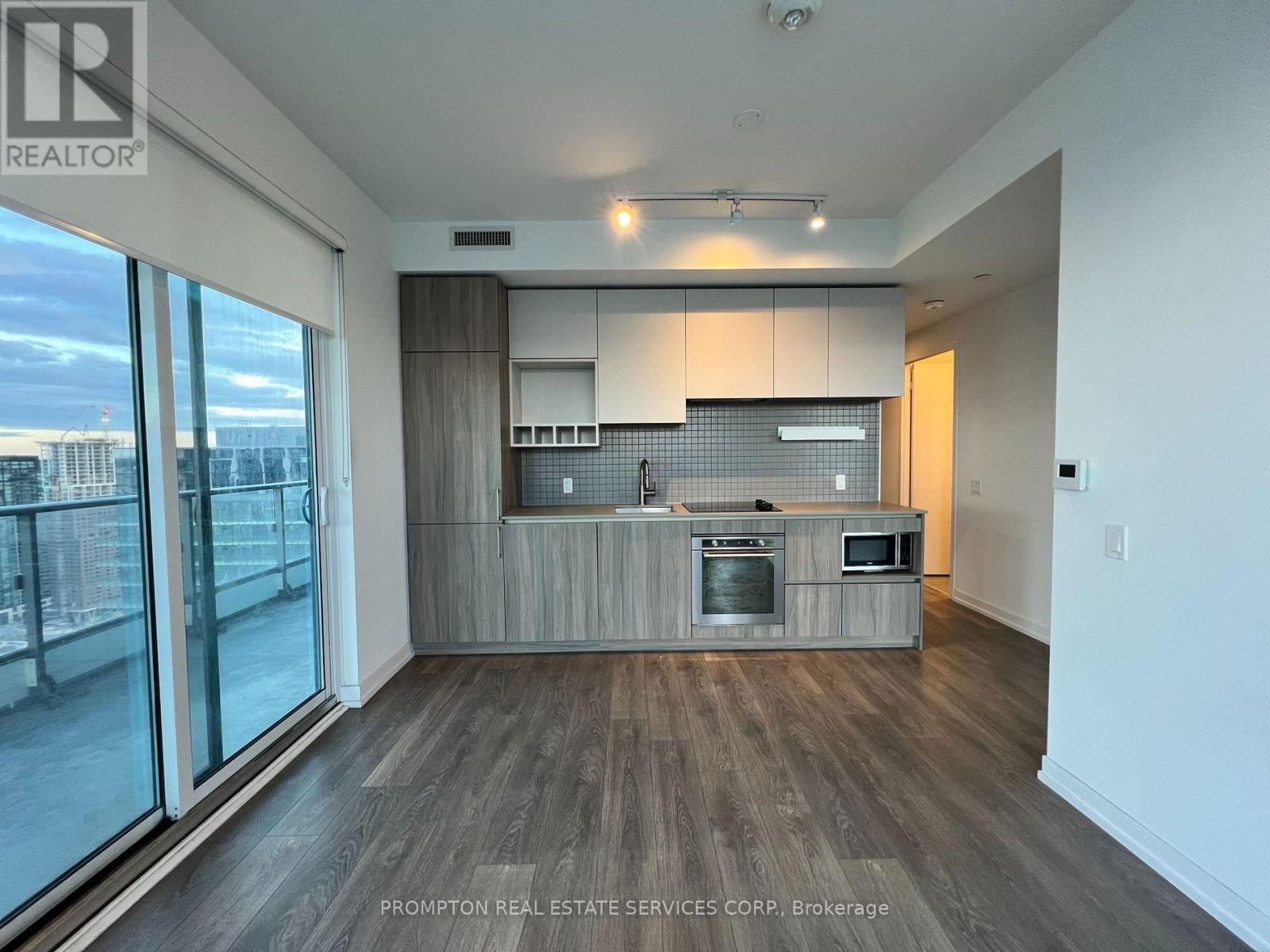 4302 - 950 Portage Parkway, Vaughan, Ontario  L4K 0J7 - Photo 3 - N12785916