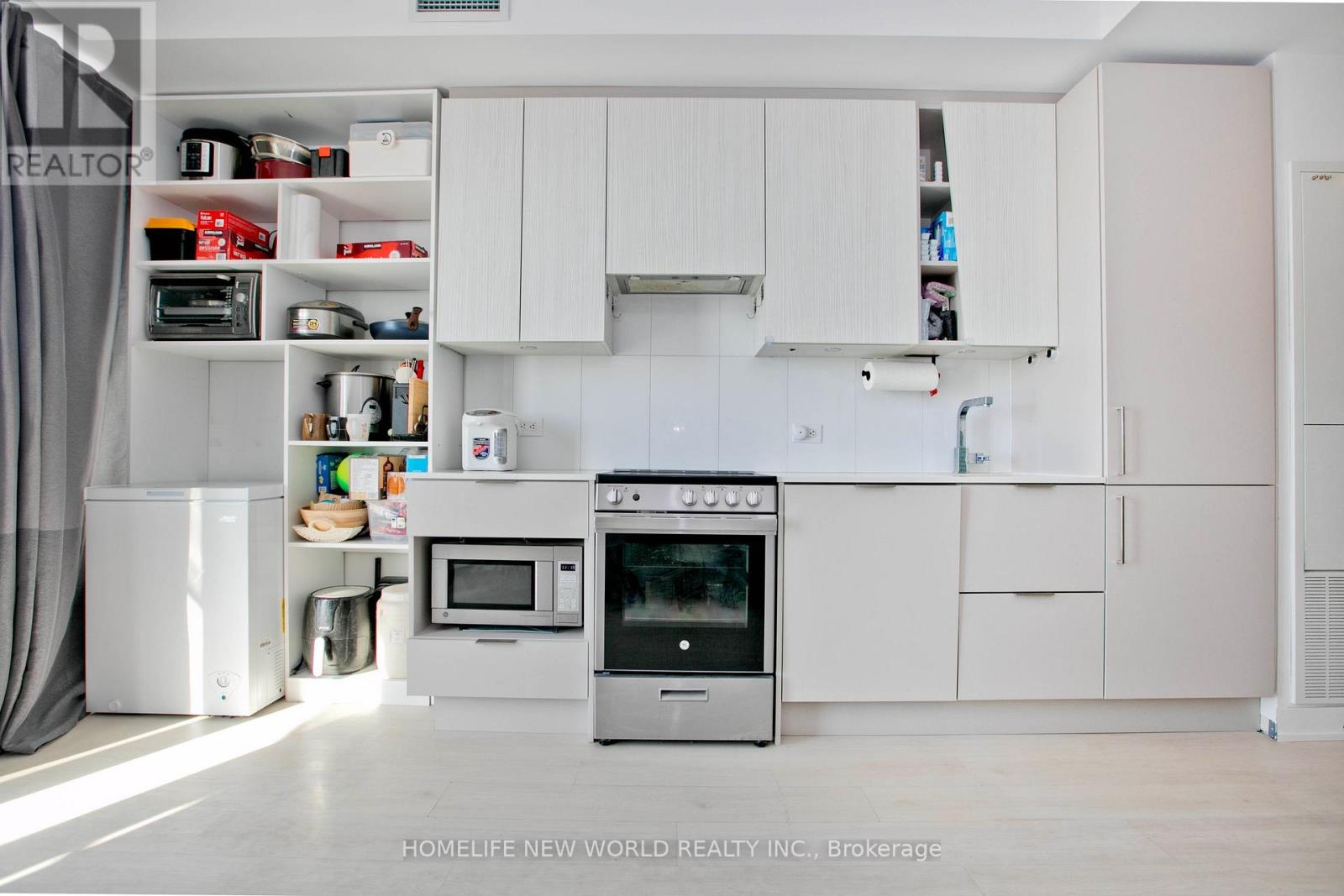 2907 - 3900 Confederation Parkway, Mississauga, Ontario  L5B 0M3 - Photo 4 - W12785914