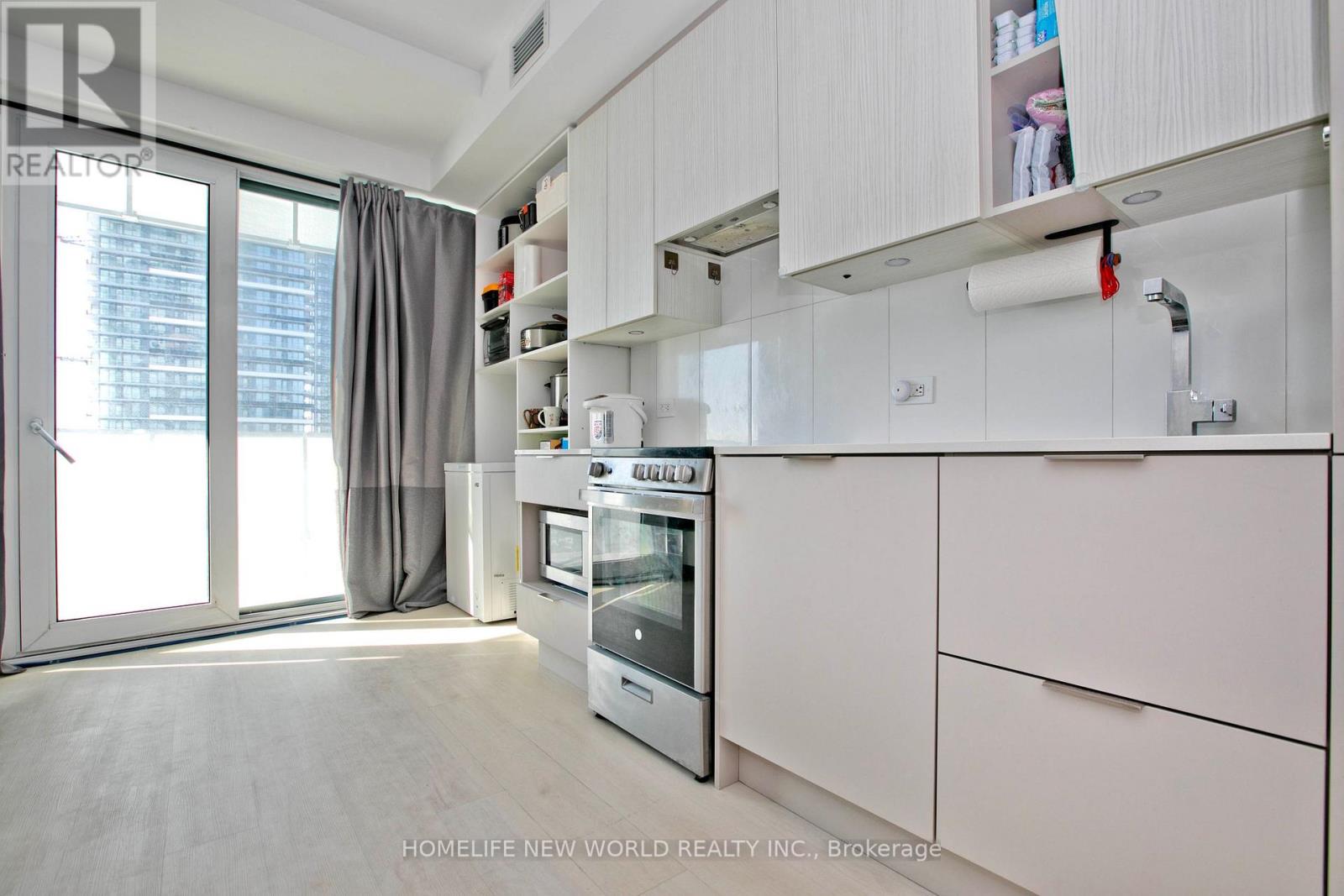 2907 - 3900 Confederation Parkway, Mississauga, Ontario  L5B 0M3 - Photo 6 - W12785914