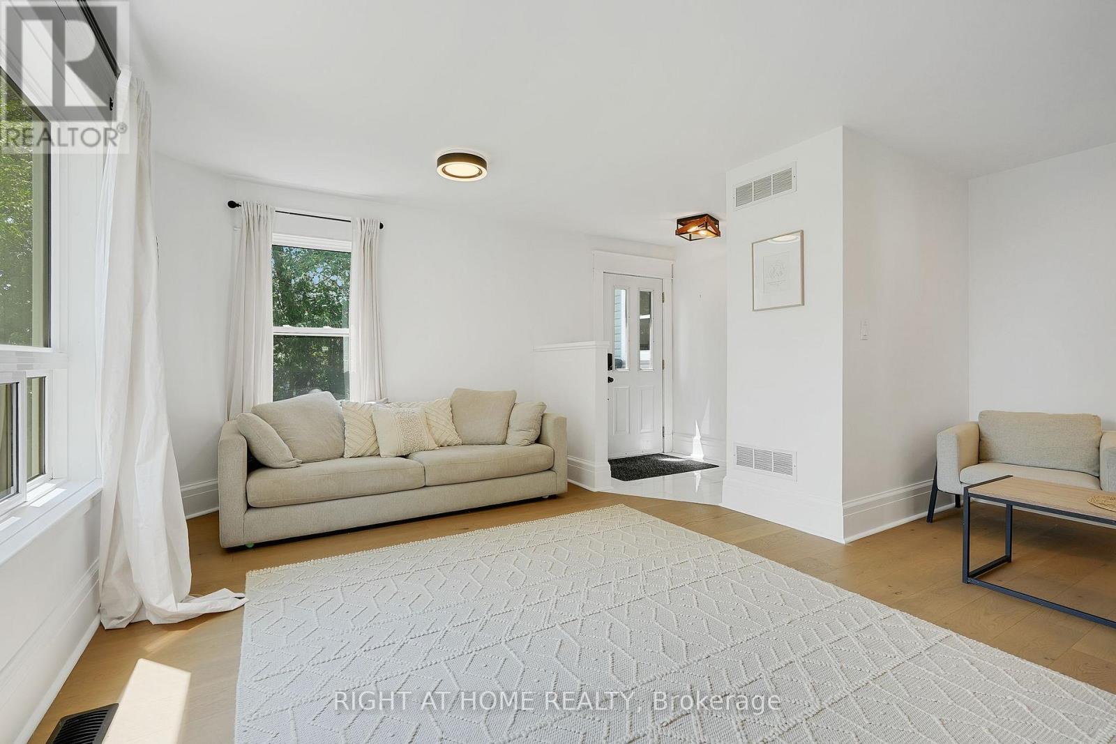 123 John Street, Kawartha Lakes, Ontario  K0M 2T0 - Photo 16 - X12785896