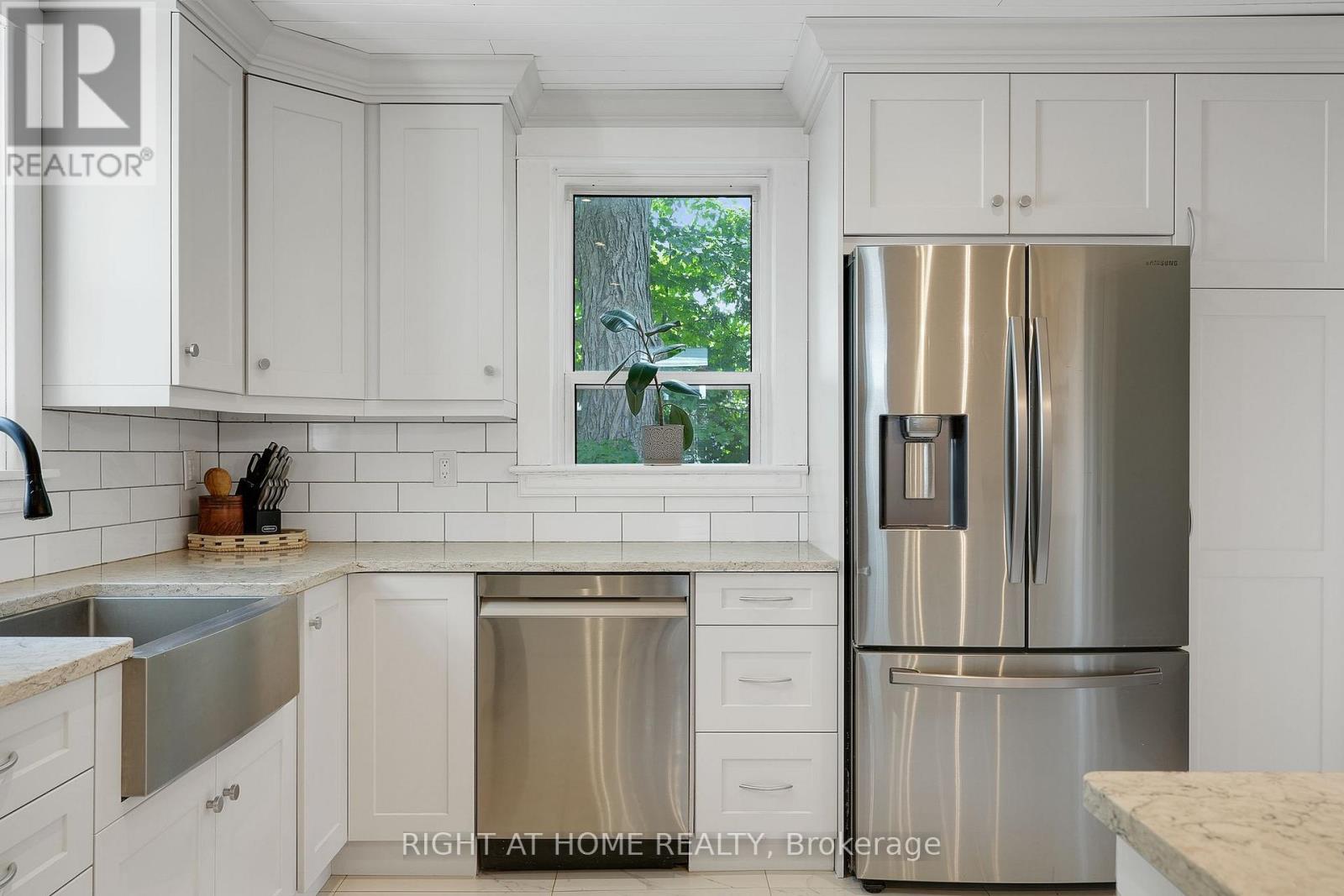 123 John Street, Kawartha Lakes, Ontario  K0M 2T0 - Photo 9 - X12785896