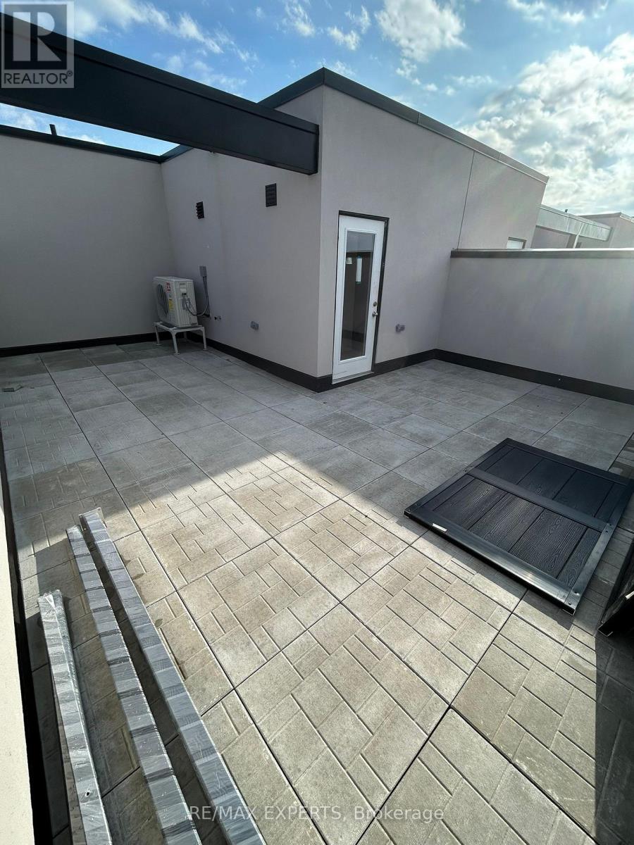 335/303c3 - 16 Melbourne Avenue, St. Catharines, Ontario  L2P 3J8 - Photo 17 - X12785904