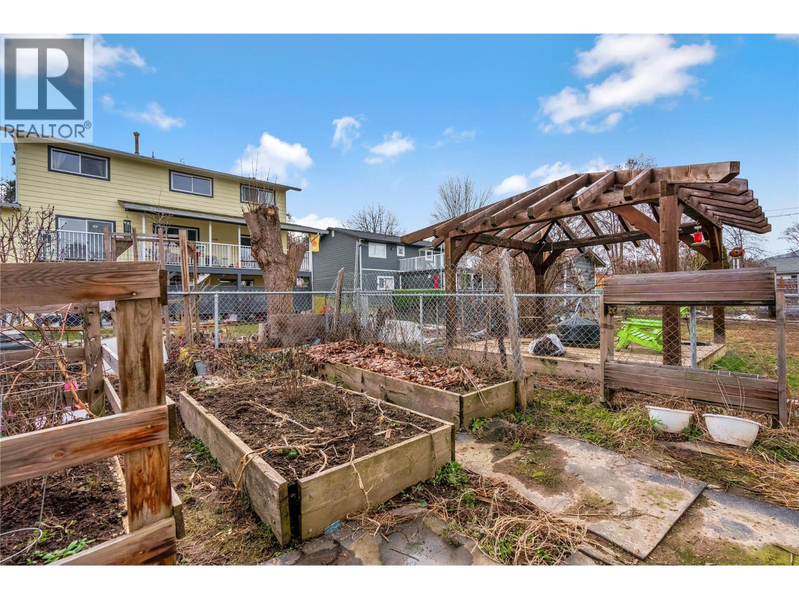 2465 Danallanko Drive, Armstrong, British Columbia  V0E 1B1 - Photo 6 - 10374762