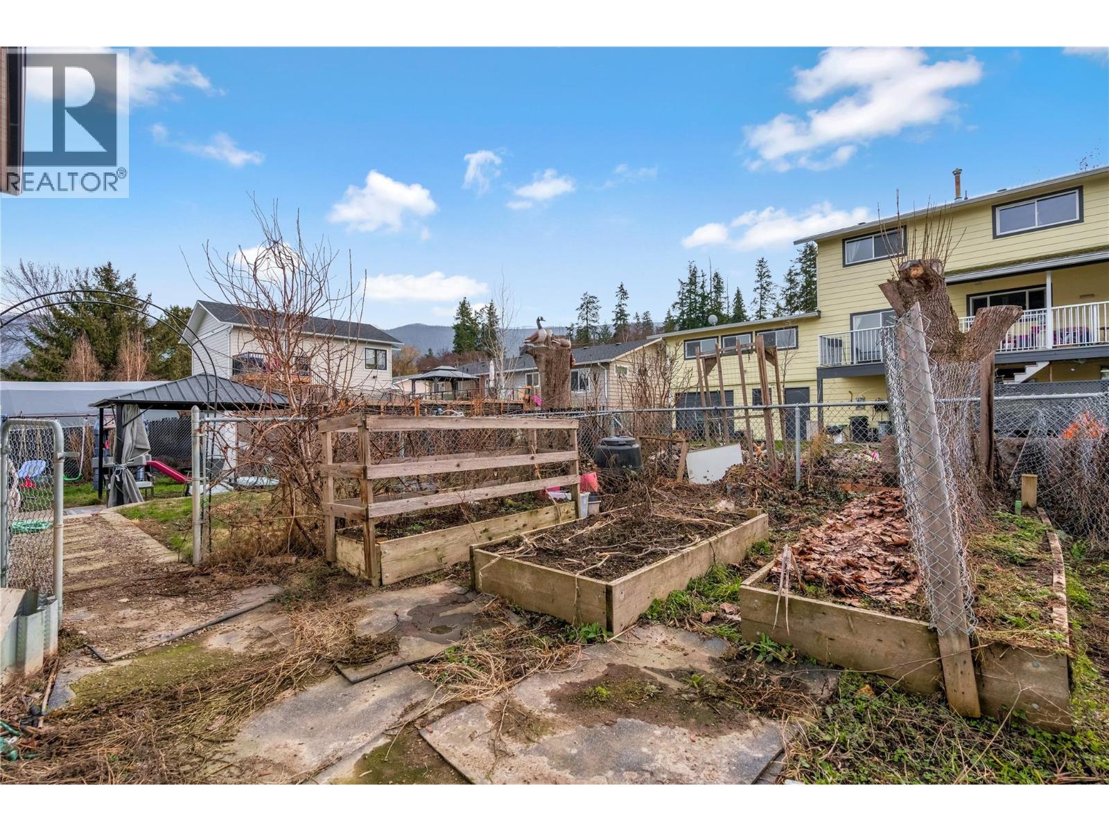 2465 Danallanko Drive, Armstrong, British Columbia  V0E 1B1 - Photo 7 - 10374762