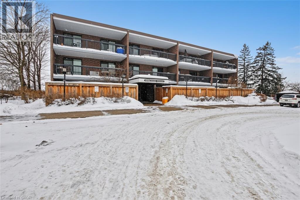 63 CONROY Crescent Unit# 52, Guelph, Ontario