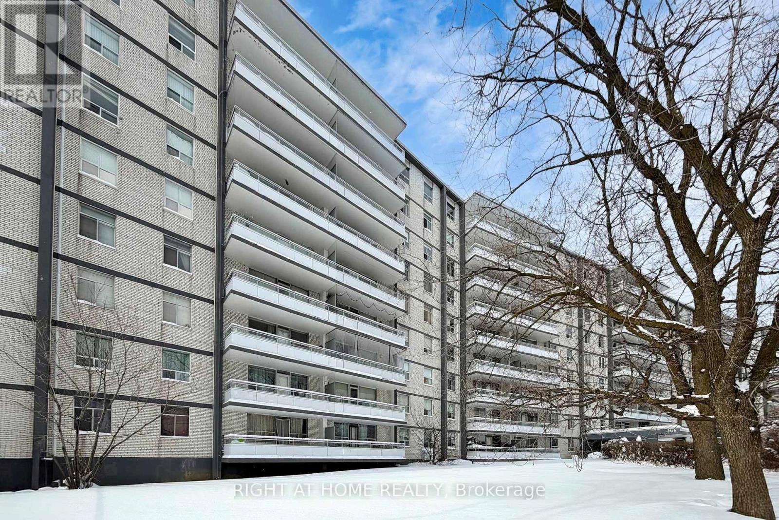 723 - 3460 KEELE STREET, Toronto, Ontario