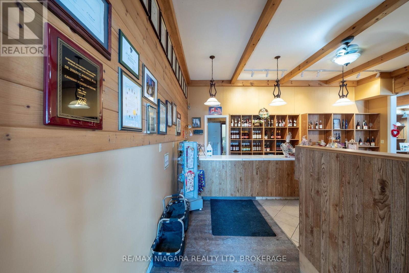 1811 Niagara Stone Road, Niagara-On-The-Lake, Ontario  L0S 1J0 - Photo 11 - X12785990